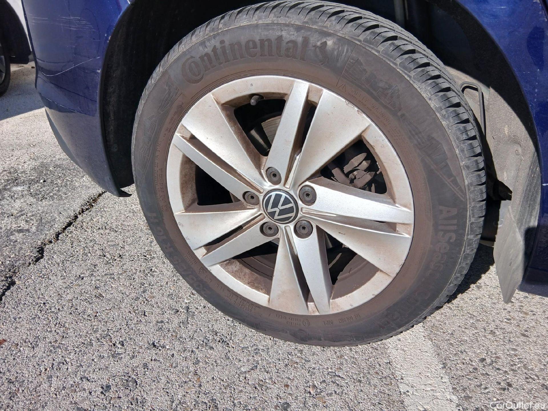  Volkswagen  Golf  VOLKSWAGEN / 2020 / 5P / berlina con portón Life 2.0 TDI 85kW (115CV) #27