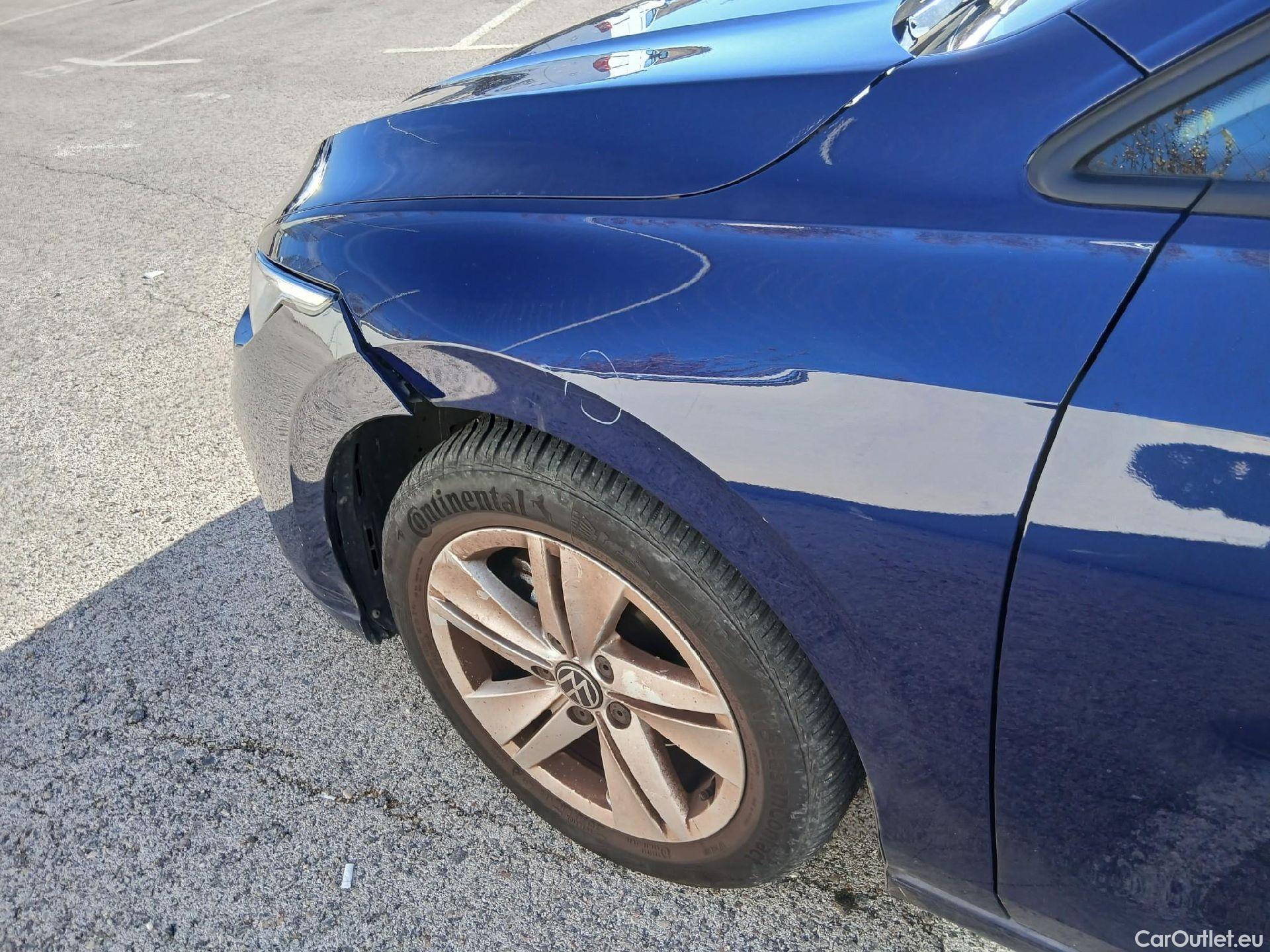  Volkswagen  Golf  VOLKSWAGEN / 2020 / 5P / berlina con portón Life 2.0 TDI 85kW (115CV) #8