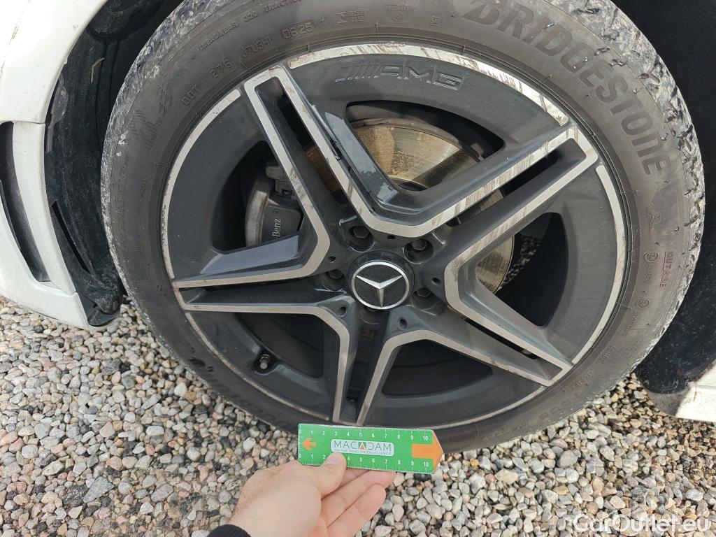  Mercedes  A-Klasse MERCEDES-BENZ Clase A / 2018 / 5P / berlina con portón A 180 d #3