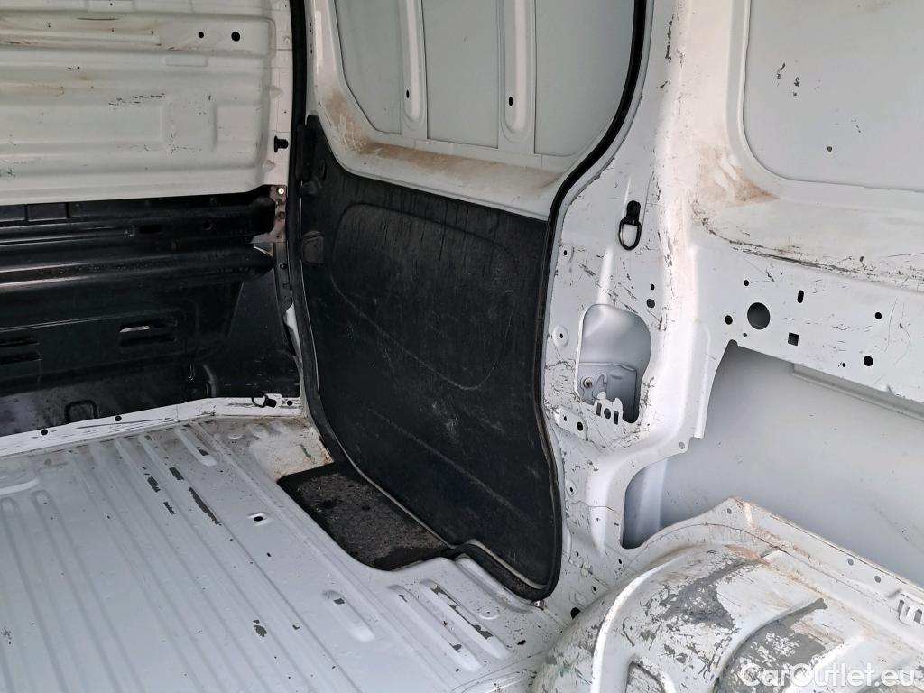  Renault  Trafic RENAULT  / 2019 / 4P / furgón Furgón 27 L1H1 Energy BluedCi 88 kW (AC) #22