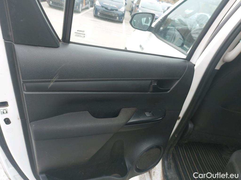  Toyota  Hilux TOYOTA  / 2016 / 4P / pickup 2.4 D-4D Cabina Doble GX #57