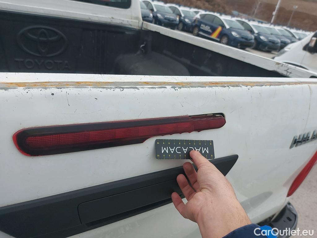  Toyota  Hilux TOYOTA  / 2016 / 4P / pickup 2.4 D-4D Cabina Doble GX #8