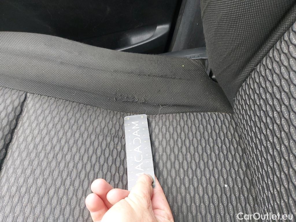  Toyota  Hilux TOYOTA  / 2016 / 4P / pickup 2.4 D-4D Cabina Doble GX #45