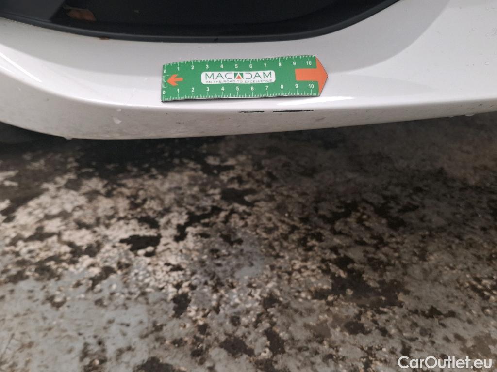  Bmw  Serie 1 BMW Série 1 / 2019 / 5P / Berline 116i DKG7 Business Design #24