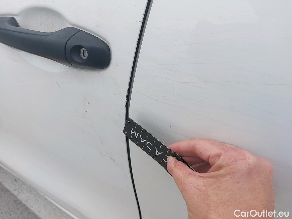  Toyota  Hilux TOYOTA  / 2016 / 4P / pickup 2.4 D-4D Cabina Doble GX #31