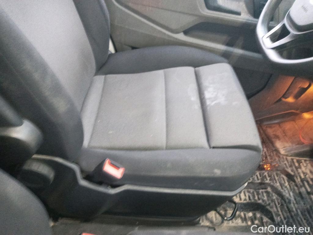  Volkswagen  Crafter VOLKSWAGEN  / 2017 / 4P / furgón 30 Furgón BM TN L3H2 2.0TDI 75kW (102CV) #25