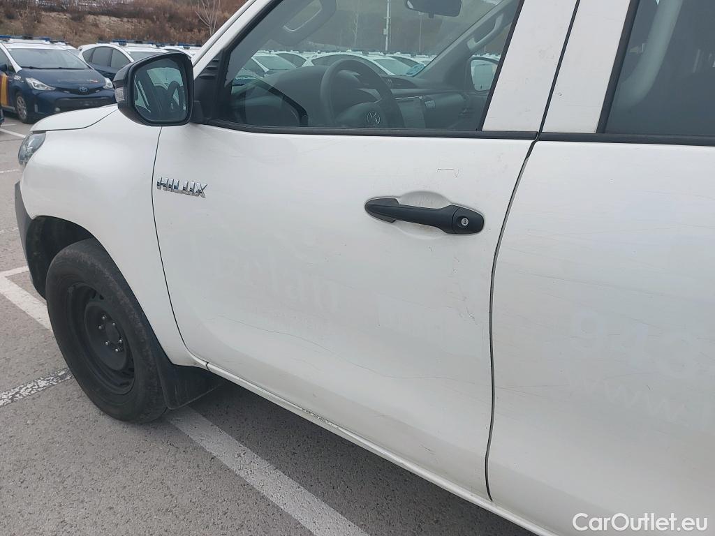  Toyota  Hilux TOYOTA  / 2016 / 4P / pickup 2.4 D-4D Cabina Doble GX #30