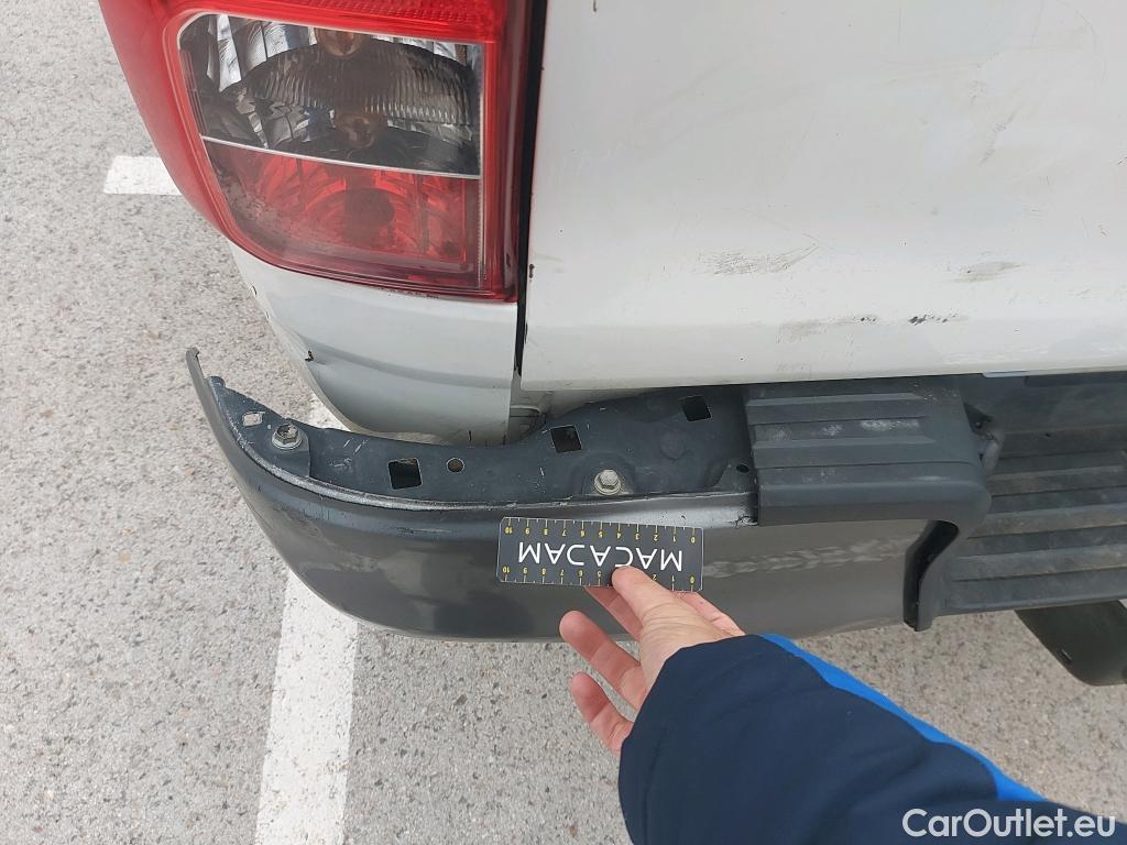  Toyota  Hilux TOYOTA  / 2016 / 4P / pickup 2.4 D-4D Cabina Doble GX #39