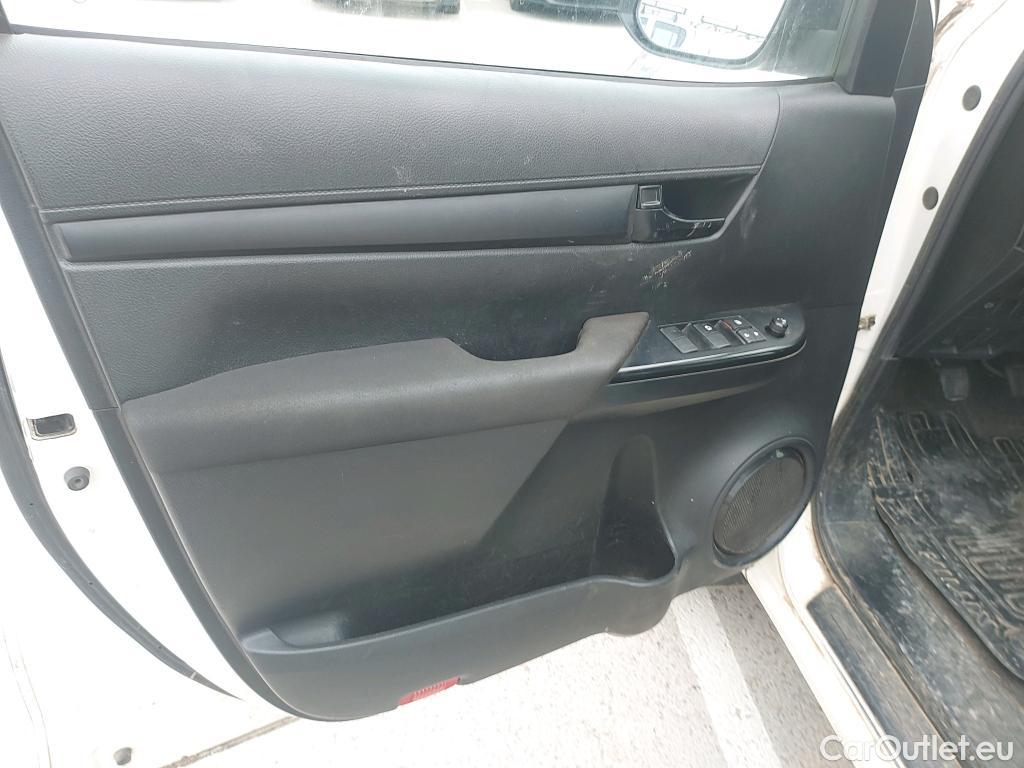  Toyota  Hilux TOYOTA  / 2016 / 4P / pickup 2.4 D-4D Cabina Doble GX #55