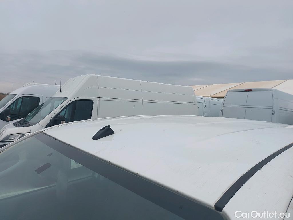  Toyota  Hilux TOYOTA  / 2016 / 4P / pickup 2.4 D-4D Cabina Doble GX #67