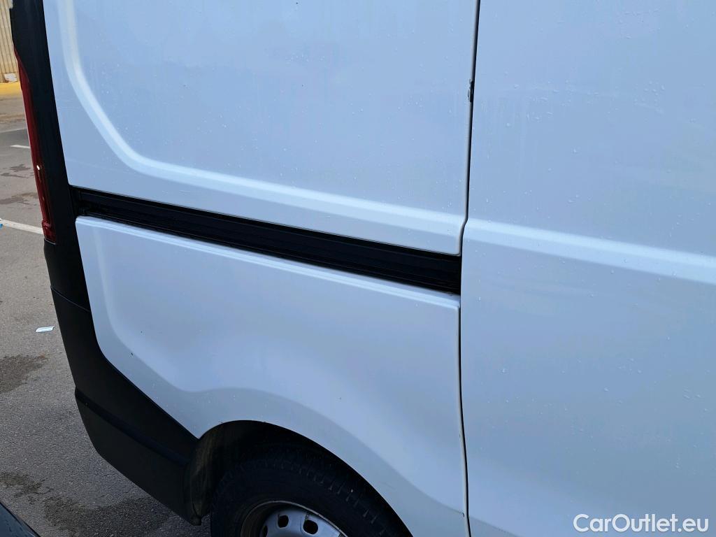  Renault  Trafic RENAULT  / 2019 / 4P / furgón Furgón 27 L1H1 Energy BluedCi 88 kW (AC) #5