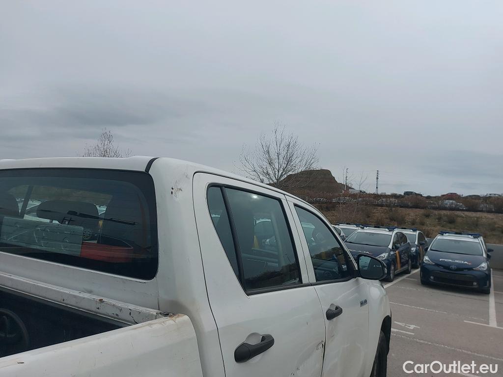  Toyota  Hilux TOYOTA  / 2016 / 4P / pickup 2.4 D-4D Cabina Doble GX #20