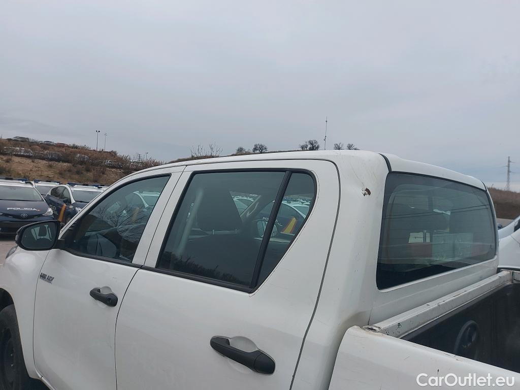  Toyota  Hilux TOYOTA  / 2016 / 4P / pickup 2.4 D-4D Cabina Doble GX #22