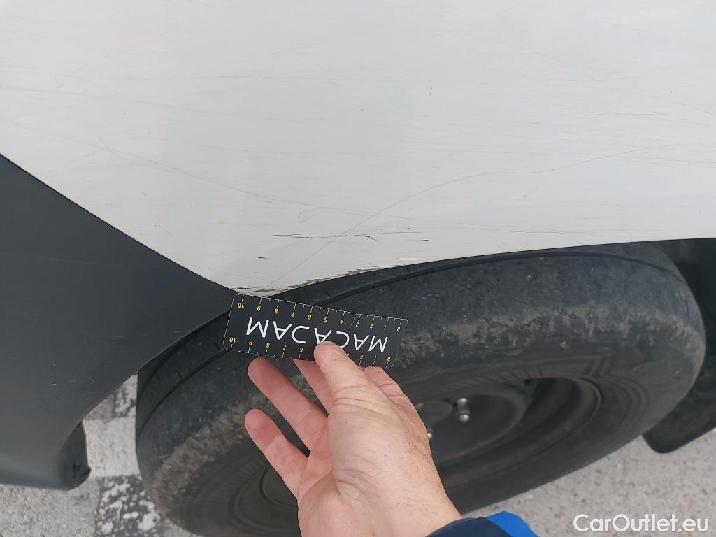  Toyota  Hilux TOYOTA  / 2016 / 4P / pickup 2.4 D-4D Cabina Doble GX #49