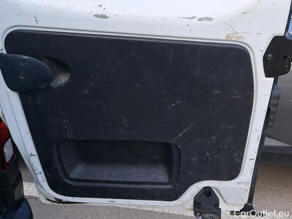  Renault  Trafic RENAULT  / 2019 / 4P / furgón Furgón 27 L1H1 Energy BluedCi 88 kW (AC) #24