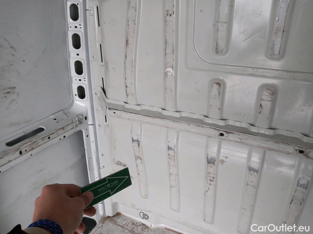  Peugeot  Boxer PEUGEOT  / 2014 / 4P / furgón 333 L2 H2 BHDI 88kW (120CV) S&S 6 V. M #17