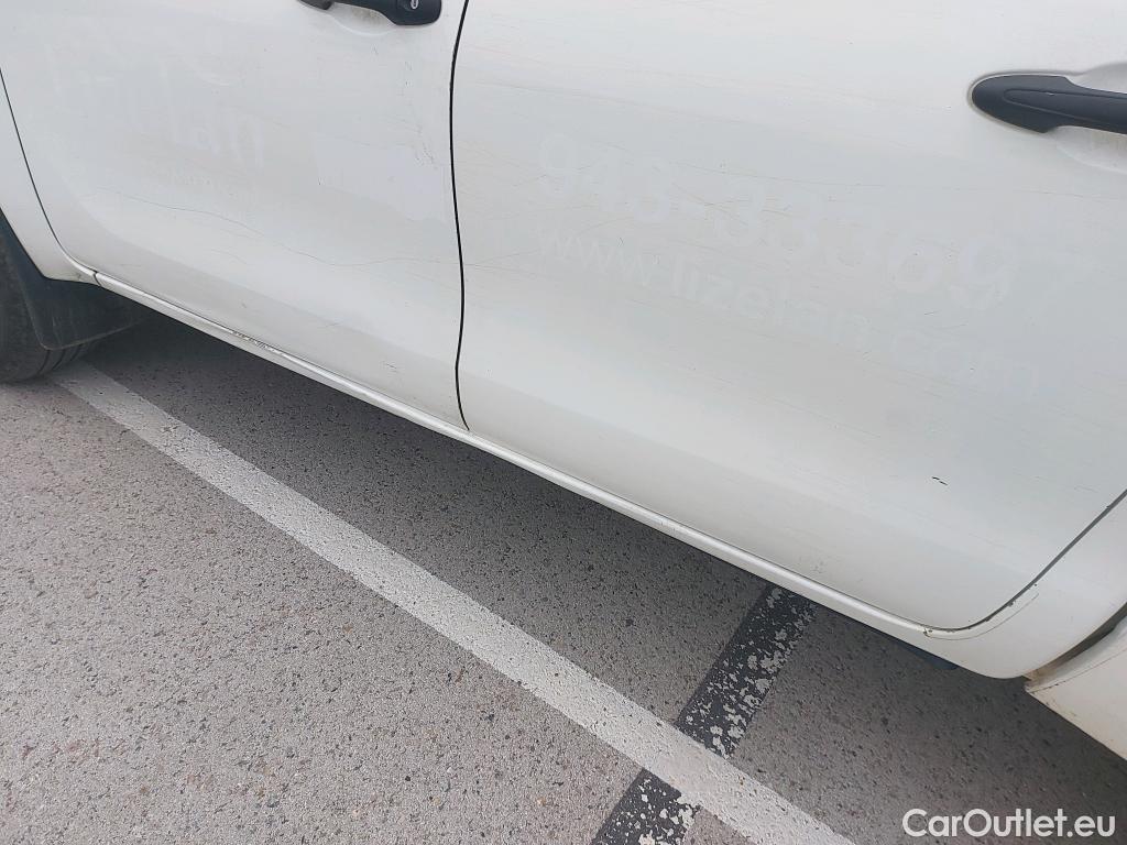  Toyota  Hilux TOYOTA  / 2016 / 4P / pickup 2.4 D-4D Cabina Doble GX #14