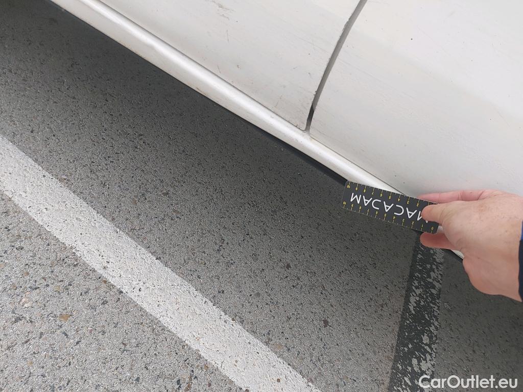  Toyota  Hilux TOYOTA  / 2016 / 4P / pickup 2.4 D-4D Cabina Doble GX #16