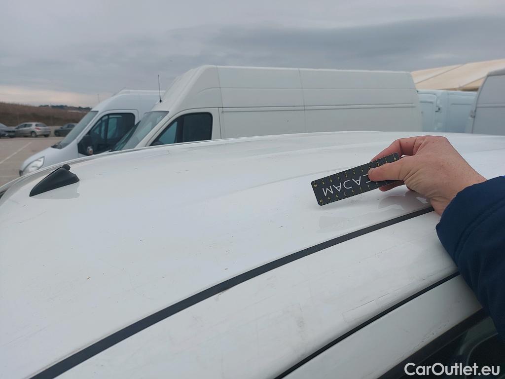  Toyota  Hilux TOYOTA  / 2016 / 4P / pickup 2.4 D-4D Cabina Doble GX #2