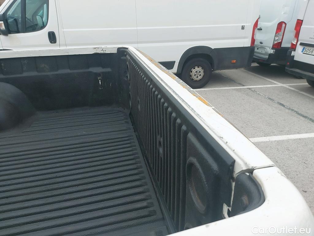  Toyota  Hilux TOYOTA  / 2016 / 4P / pickup 2.4 D-4D Cabina Doble GX #36