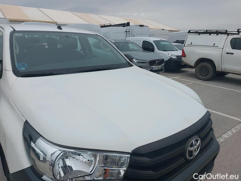  Toyota  Hilux TOYOTA  / 2016 / 4P / pickup 2.4 D-4D Cabina Doble GX #33