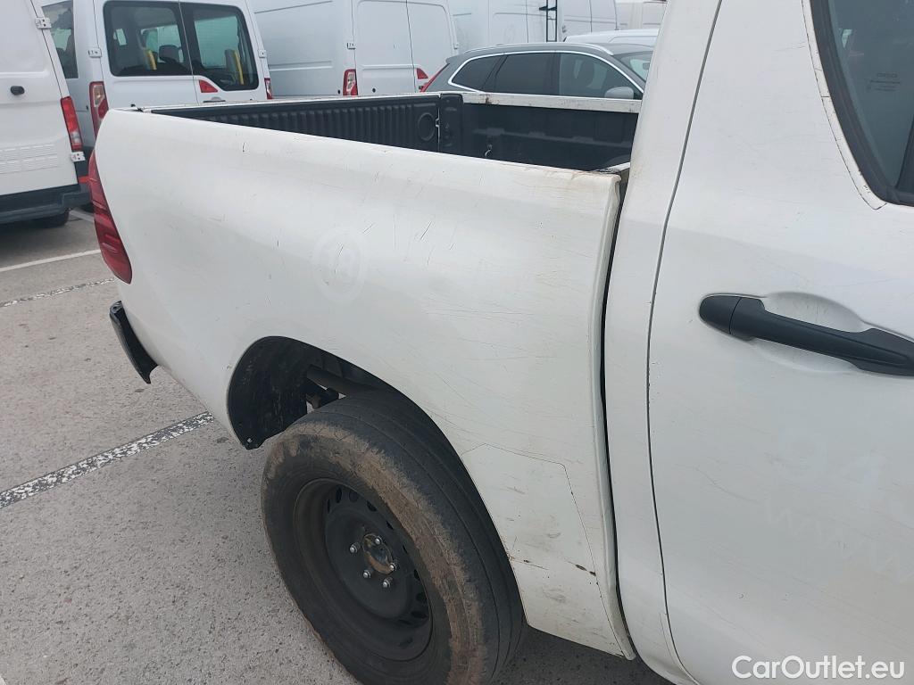 Toyota  Hilux TOYOTA  / 2016 / 4P / pickup 2.4 D-4D Cabina Doble GX #9