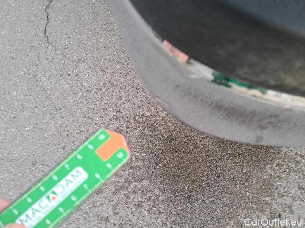  Toyota  Hilux TOYOTA  / 2020 / 4P / pickup 2.8 D-4D 150kW (204CV) Cabina Doble VX #38