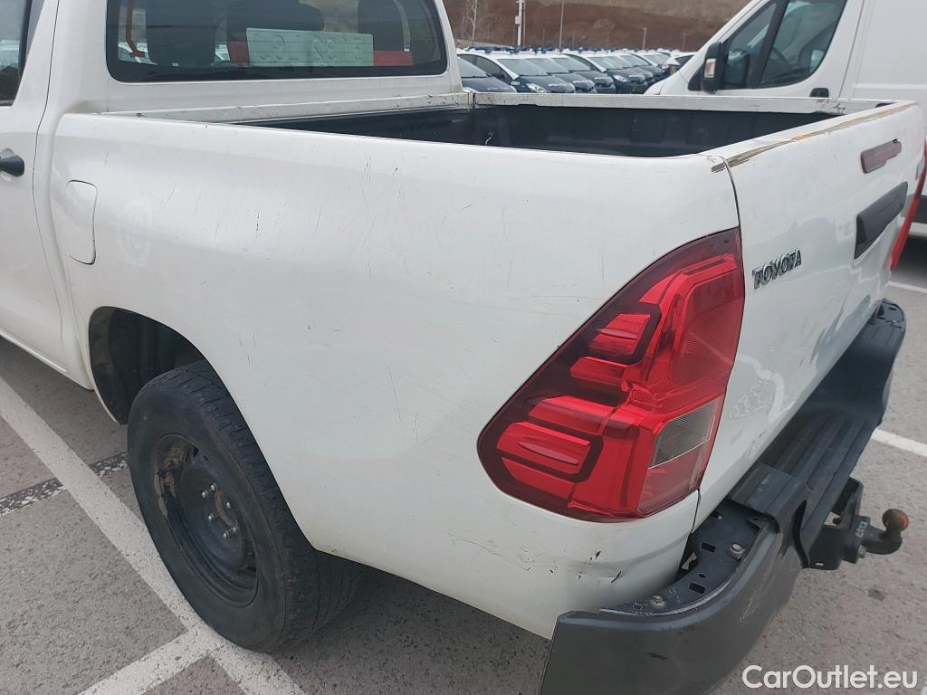  Toyota  Hilux TOYOTA  / 2016 / 4P / pickup 2.4 D-4D Cabina Doble GX #12