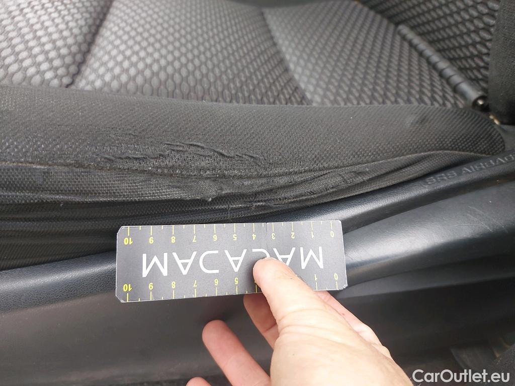  Toyota  Hilux TOYOTA  / 2016 / 4P / pickup 2.4 D-4D Cabina Doble GX #43