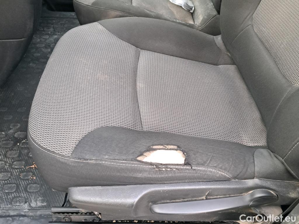  Renault  Trafic RENAULT  / 2019 / 4P / furgón Furgón 27 L1H1 Energy BluedCi 88 kW (AC) #16