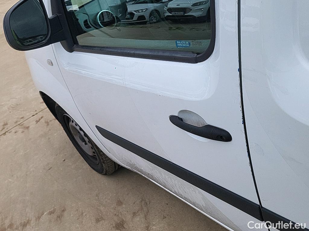  Renault  Kangoo RENAULT  Furgón/2013/3P/furgón derivado de turismo Profesional Blue dCi 59 kW (80CV) #22