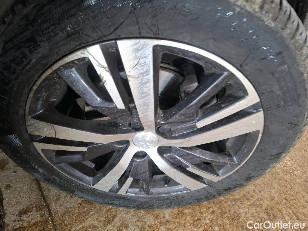  Peugeot  5008  Allure Business 1.5 HDi 130CV BVA8 E6dT #35