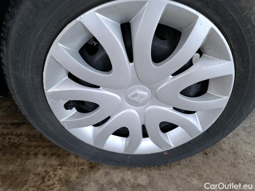  Renault  Clio  IV Air MediaNav 1.5 dCi 75CV BVM5 E6 #8