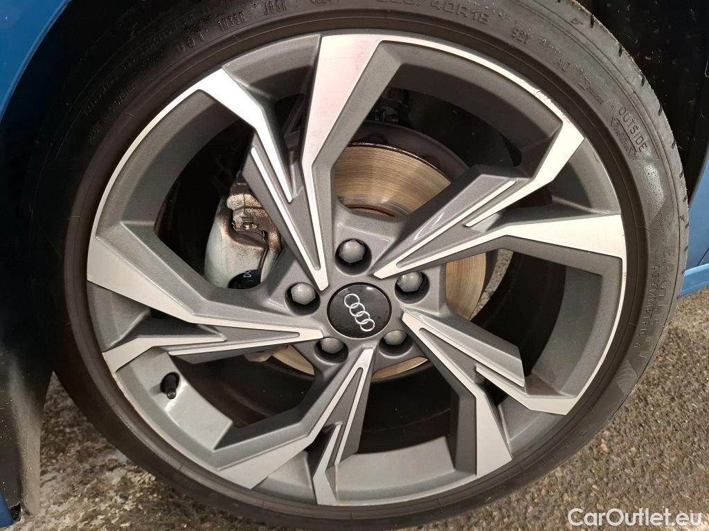  Audi  A3  Berline 35 TDI Design Luxe 2.0 TDI 150CV BVA7 E6d #2