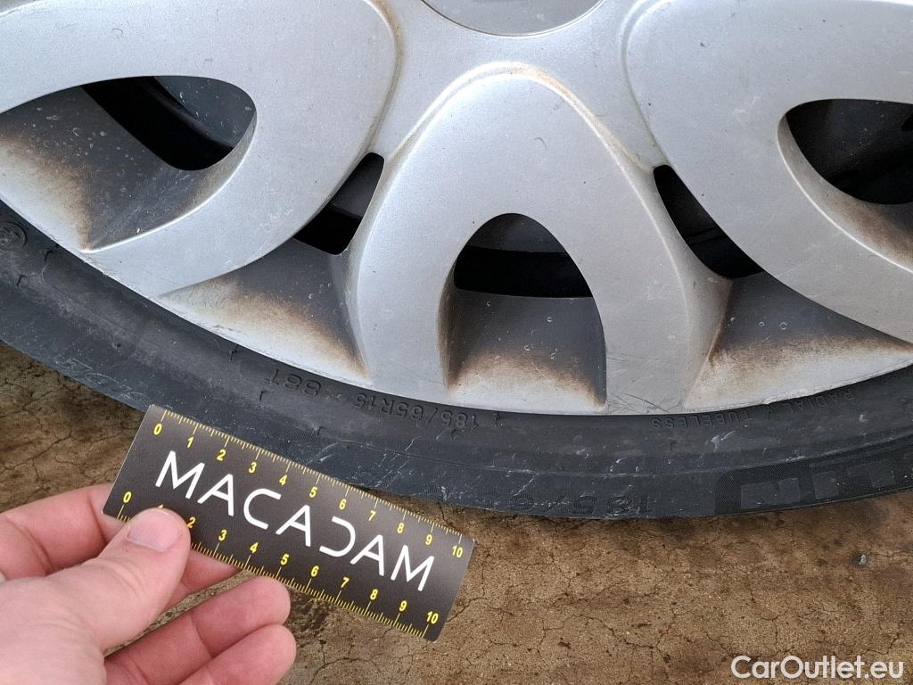  Renault  Clio  IV Air MediaNav 1.5 dCi 75CV BVM5 E6 #4