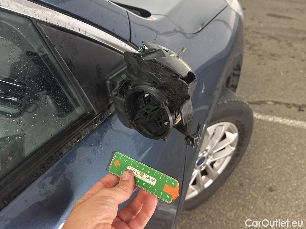  Ford  Kuga FORD  / 2019 / 5P / SUV 2.5 190 hybrid Flexifuel Pshift Titanium #9