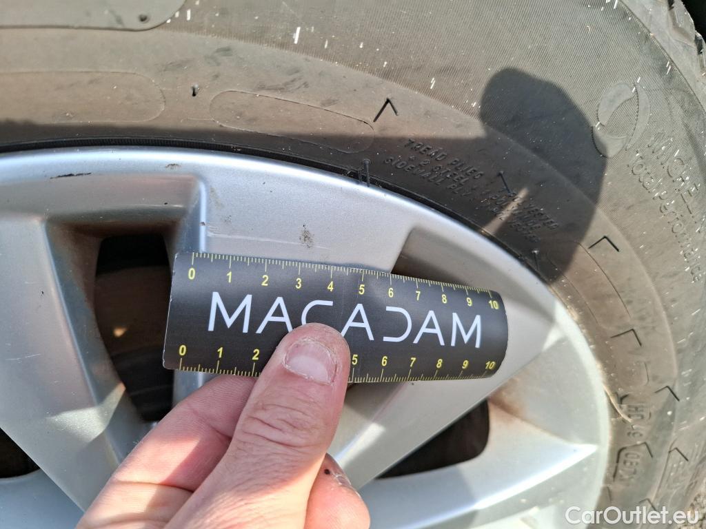  Citroen  DS5 DS DS 5 5p Berline BlueHDi 120 Manuel Executive #17