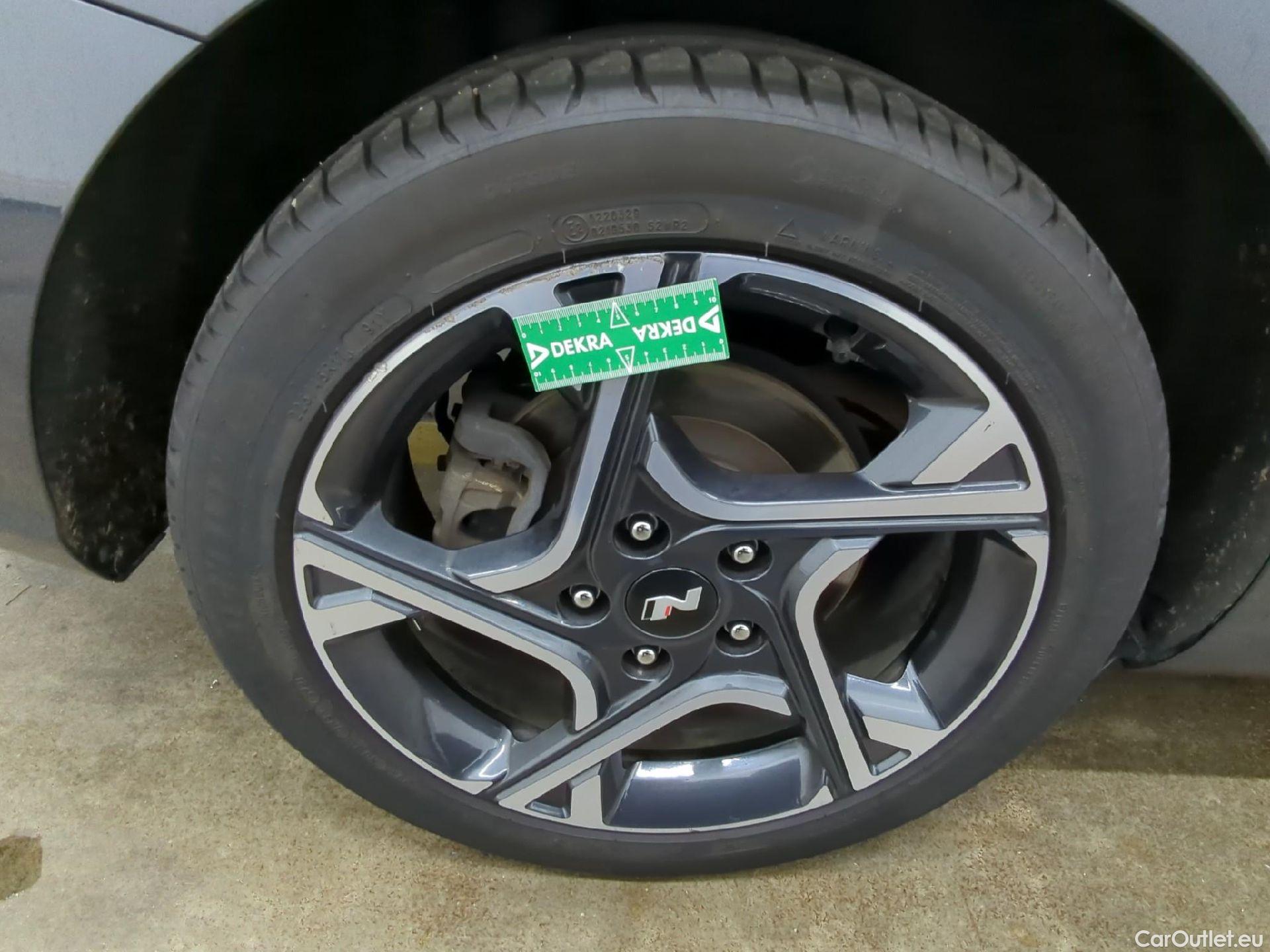  Hyundai  i30 HYUNDAI  Sport Wagon / 2020 / 5P / Break 1.0 T-GDI 120 MHEV DCT-7 N LINE SW #9