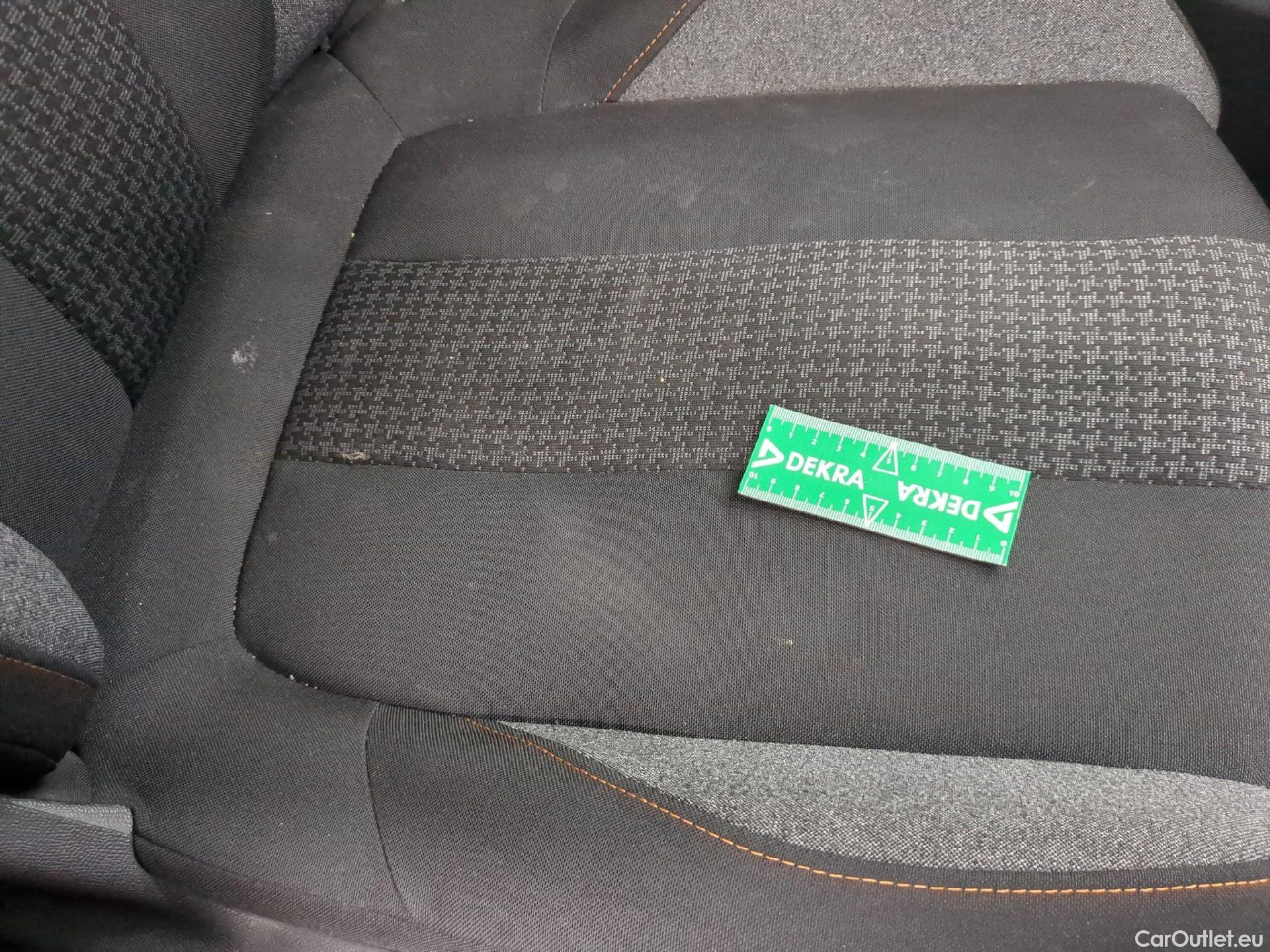  Peugeot  5008  Active Business 1.5 HDi 130CV BVA8 7 Sieges E6dT #8