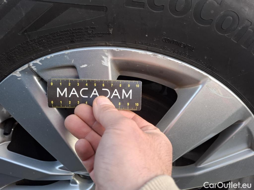  Peugeot  5008  Active Pack 1.5 HDi 130CV BVA8 7 Sieges E6d #32