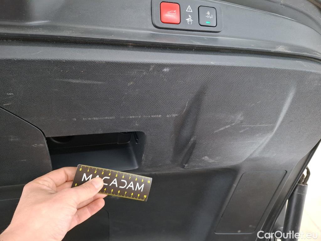  Peugeot  5008  Allure Pack 1.5 HDi 130CV BVA8 7 Sieges E6d #17