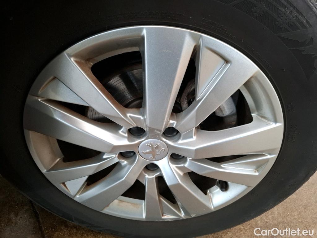  Peugeot  5008  Active Pack 1.5 HDi 130CV BVA8 7 Sieges E6d #46