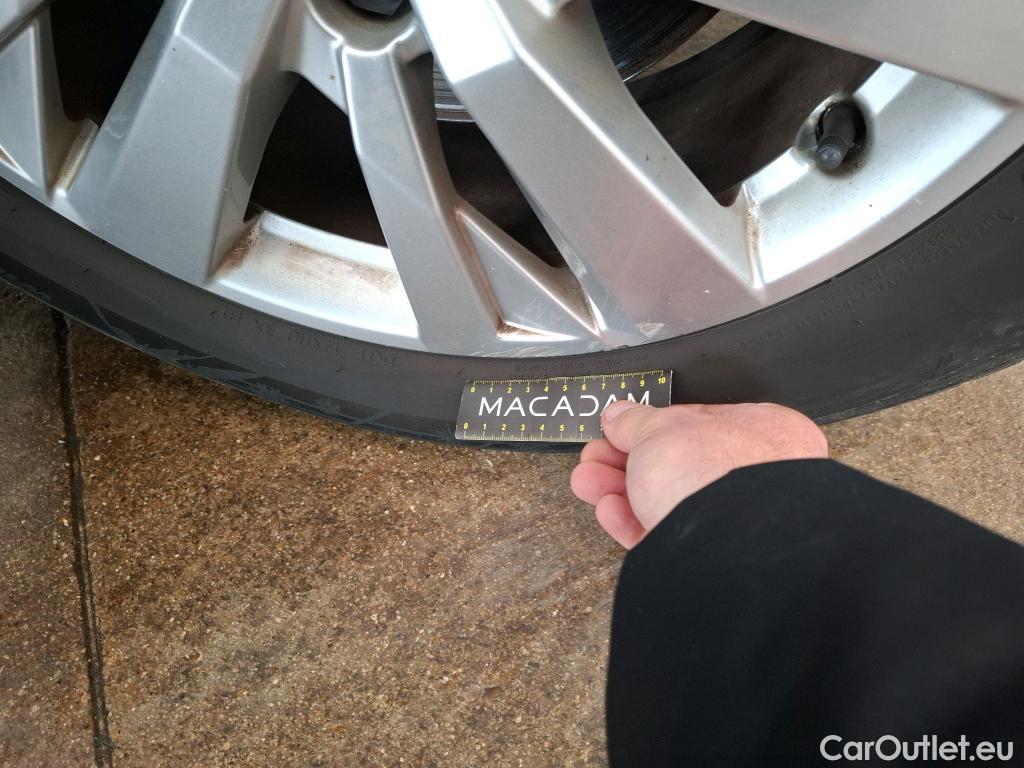  Peugeot  5008  Active Pack 1.5 HDi 130CV BVA8 7 Sieges E6d #47