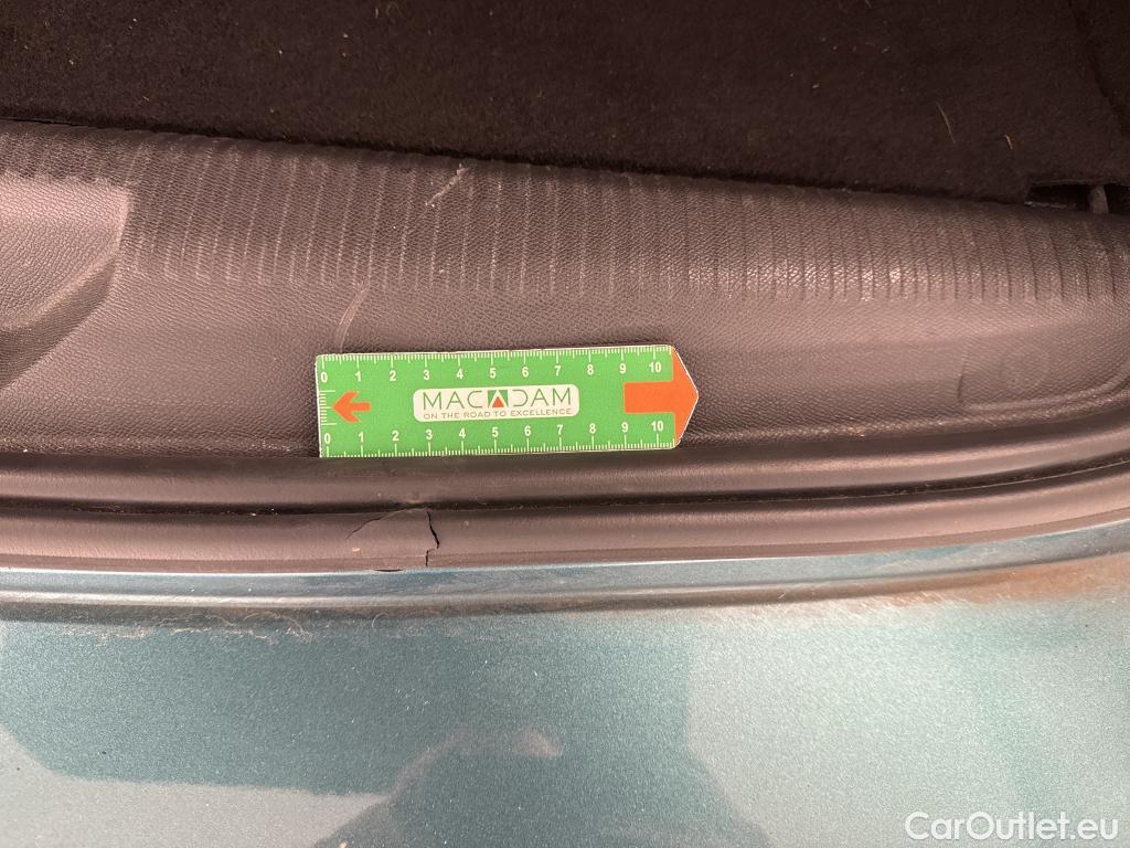  Peugeot  308 PEUGEOT  SW / 2021 / 5P / Break BlueHDi 130 EAT8 ACTIVE PACK #17