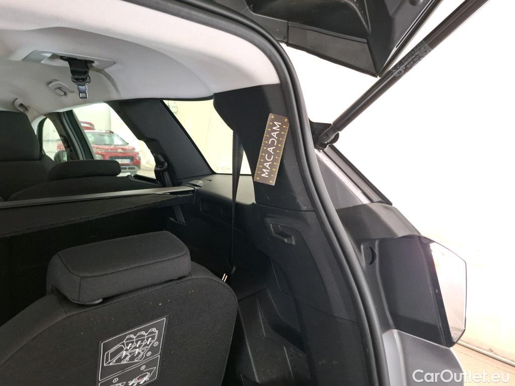  Peugeot  5008  Active Pack 1.5 HDi 130CV BVA8 7 Sieges E6d #37