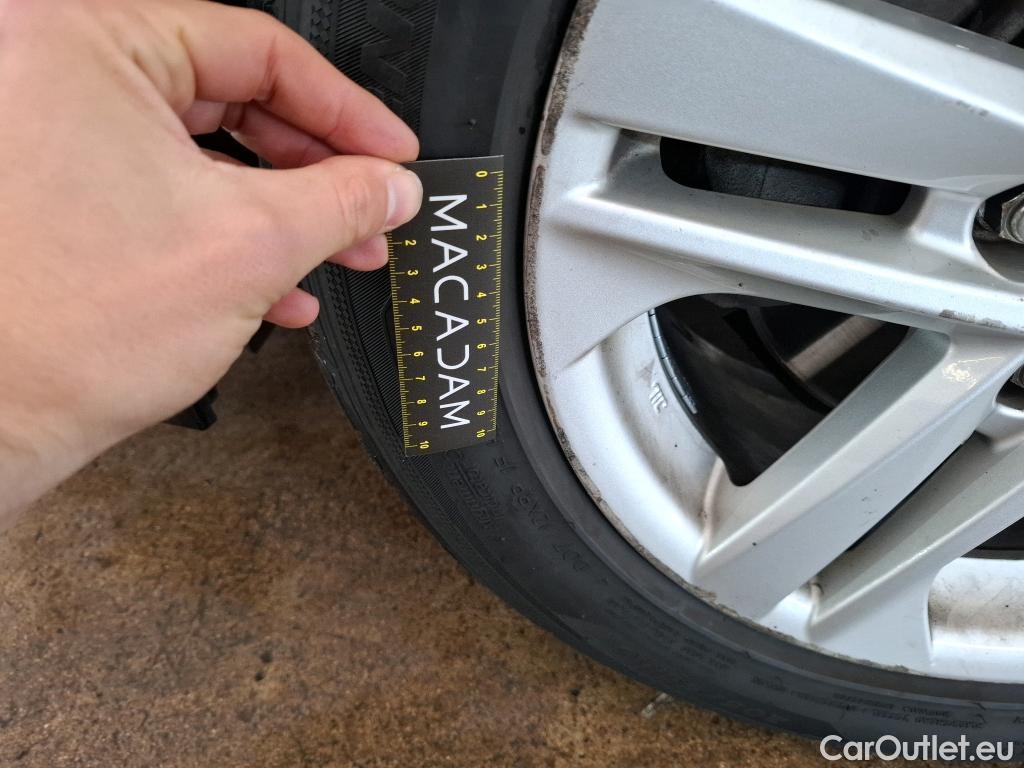  Toyota  Corolla TOYOTA  / 2018 / 5P / Berline Hybride 122h Dynamic Business Beyond Zer #29