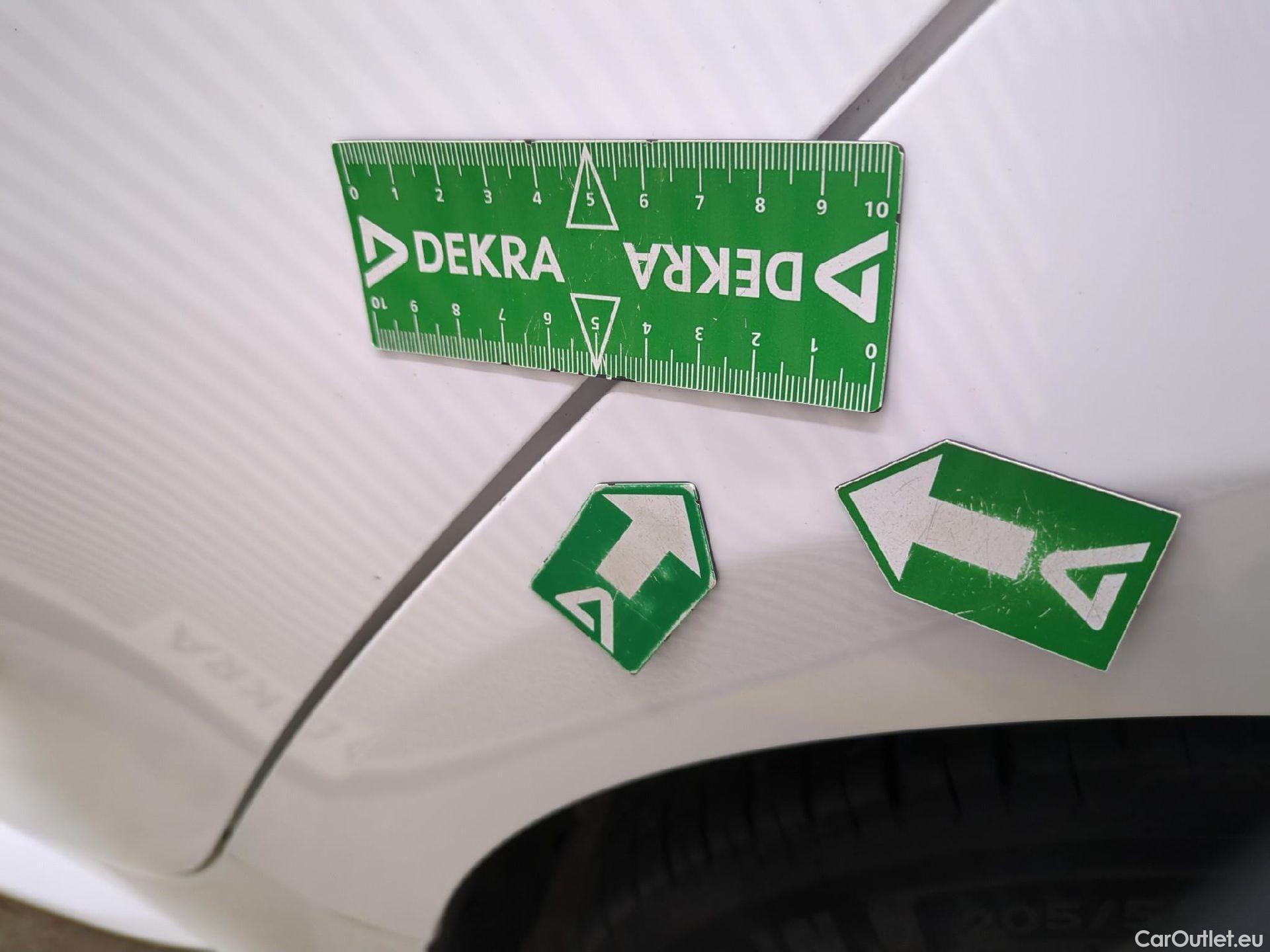  Toyota  Corolla TOYOTA  Touring Sports / 2018 / 5P / Break Hybride 122h Dynamic Business Stage Acad #41