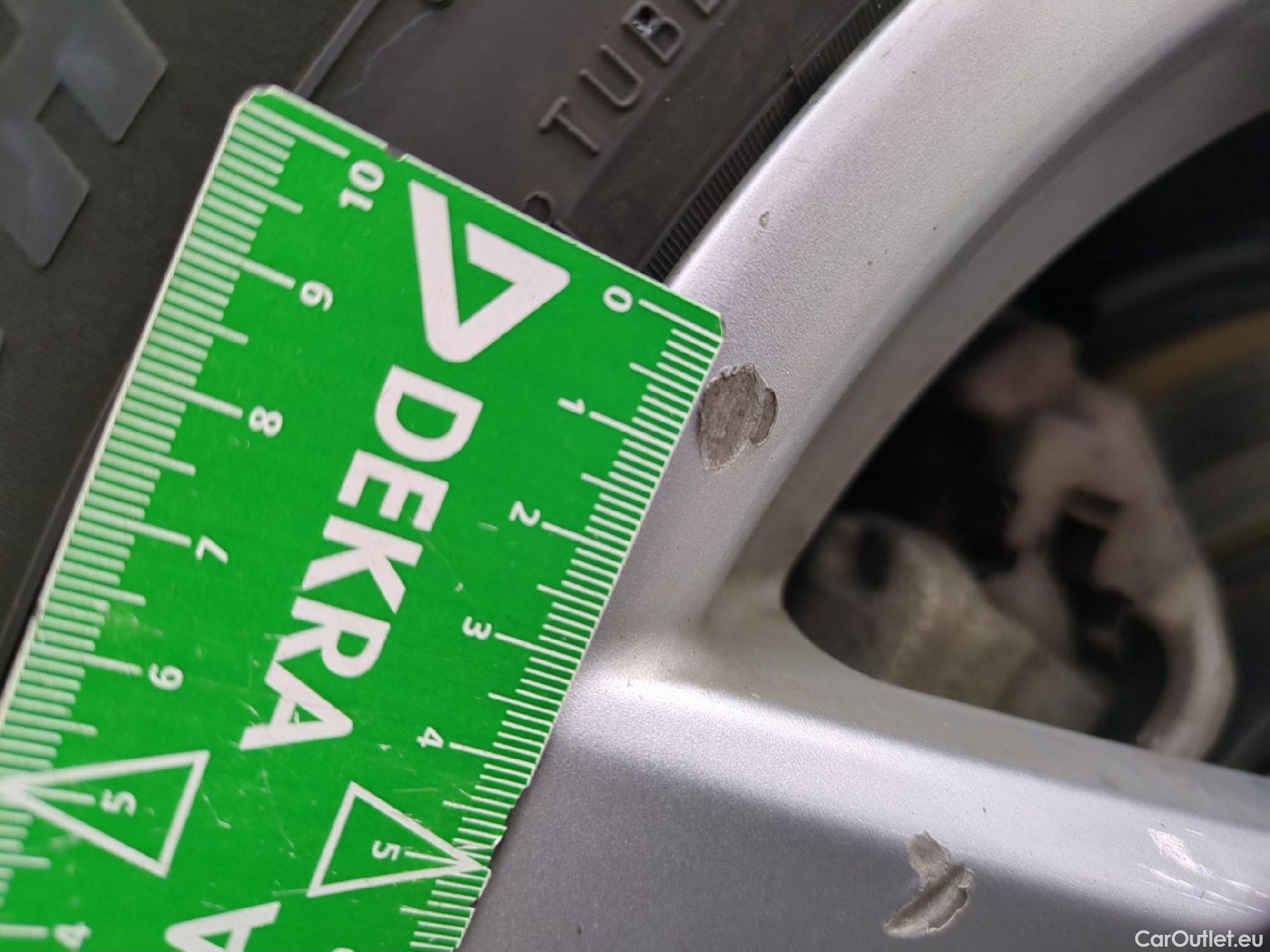  Toyota  Corolla TOYOTA  Touring Sports / 2018 / 5P / Break Hybride 122h Dynamic Business Stage Acad #9