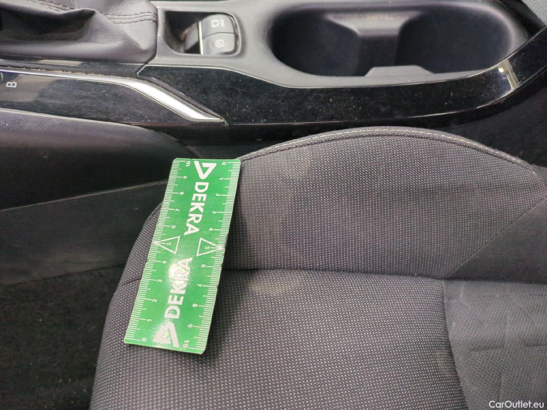  Toyota  Corolla TOYOTA  Touring Sports / 2018 / 5P / Break Hybride 122h Dynamic Business Stage Acad #3