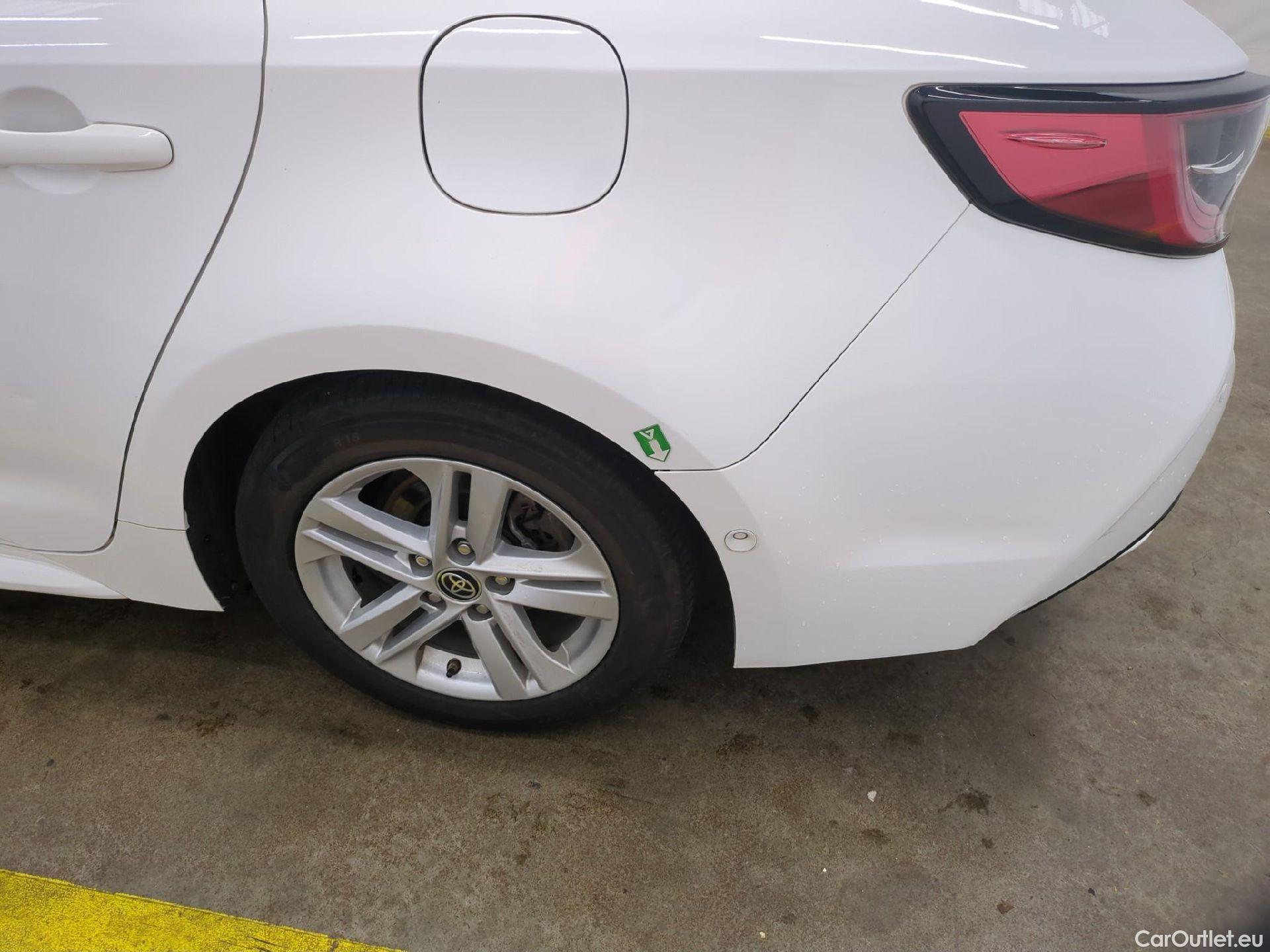  Toyota  Corolla TOYOTA  Touring Sports / 2018 / 5P / Break Hybride 122h Dynamic Business Stage Acad #35